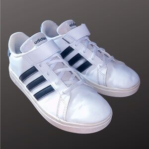 Adidas Grand Court 2.0 Youth Shoes Size 2.5